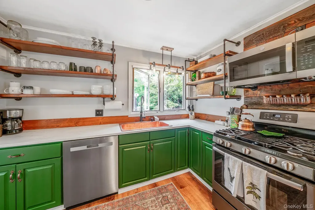 8 Hill Street E Wading River NY 11792