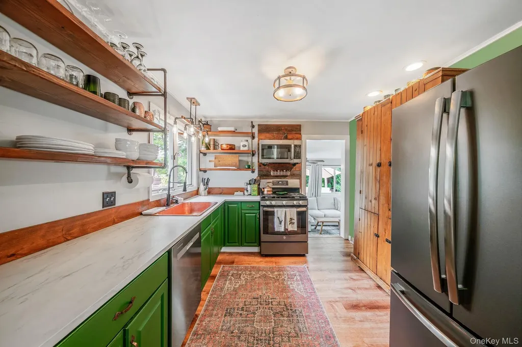 8 Hill Street E Wading River NY 11792