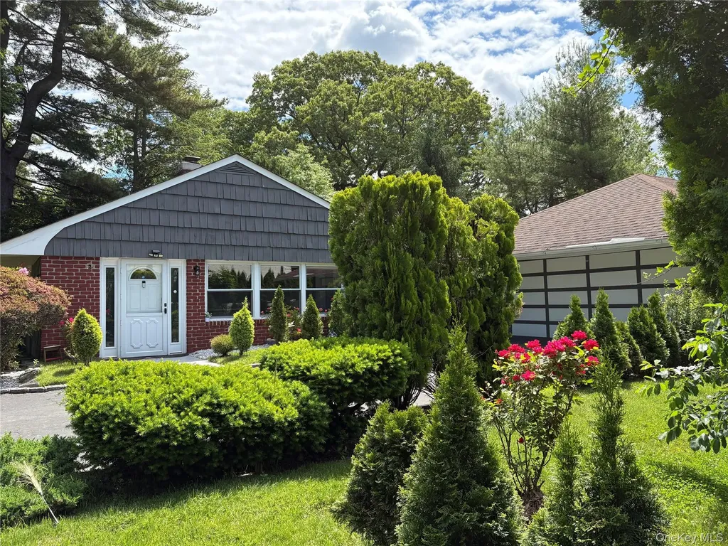 405 I U Willets Road Roslyn Heights NY 11577
