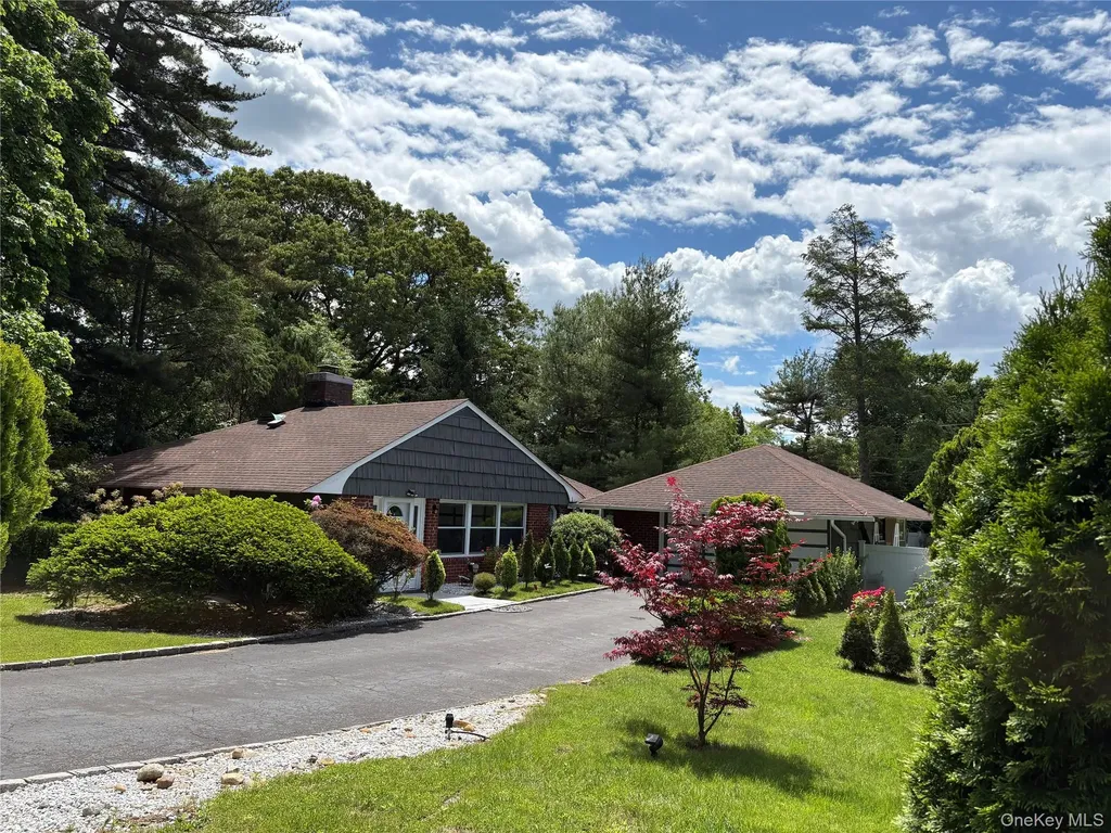 405 I U Willets Road Roslyn Heights NY 11577