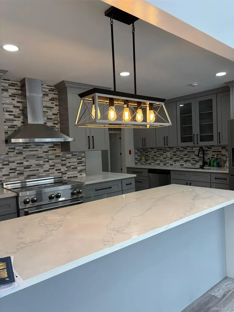 405 I U Willets Road Roslyn Heights NY 11577