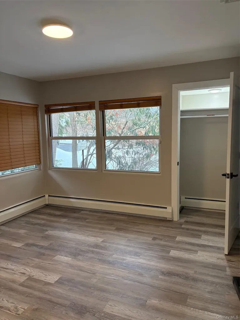 405 I U Willets Road Roslyn Heights NY 11577