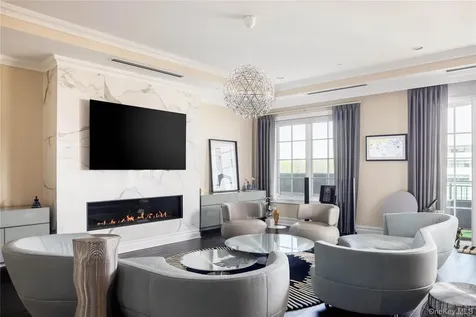 5000 Royal Court North Hills NY 11040