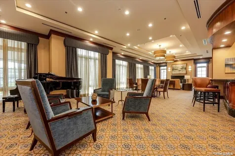 5000 Royal Court North Hills NY 11040