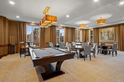 5000 Royal Court North Hills NY 11040