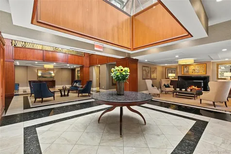 5000 Royal Court North Hills NY 11040