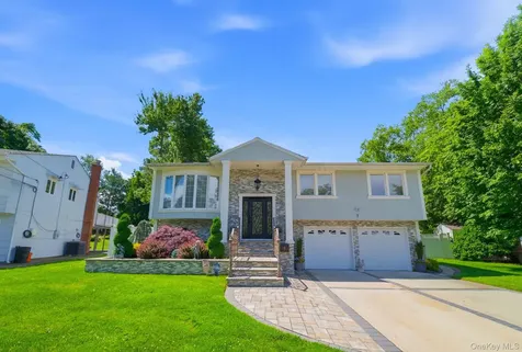 7 Dunhill Road Manhasset Hills NY 11040