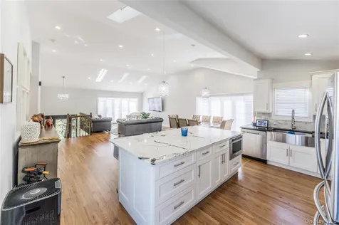 7 Dunhill Road Manhasset Hills NY 11040