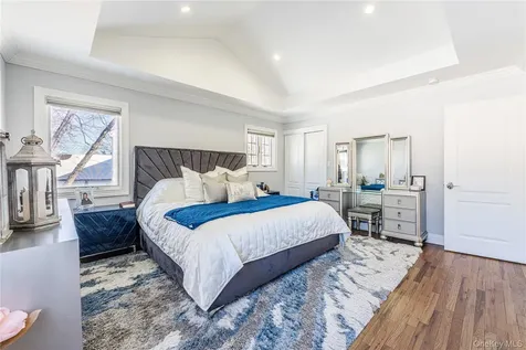 7 Dunhill Road Manhasset Hills NY 11040