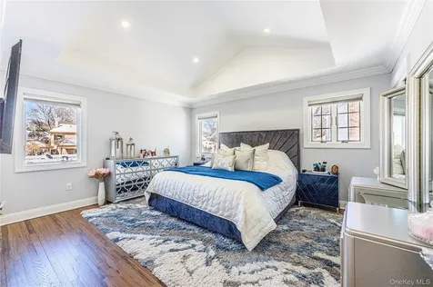 7 Dunhill Road Manhasset Hills NY 11040