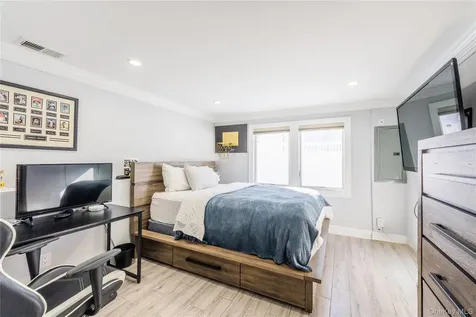 7 Dunhill Road Manhasset Hills NY 11040