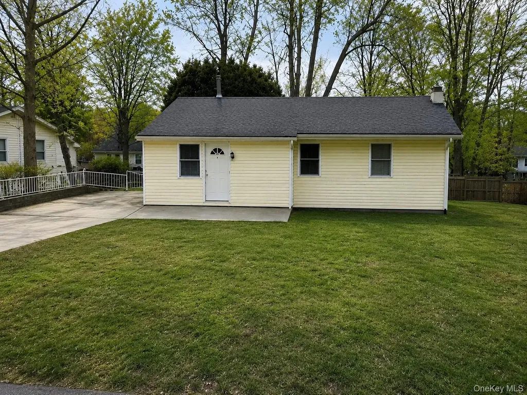 2 Poplar Trail Monroe NY 10950