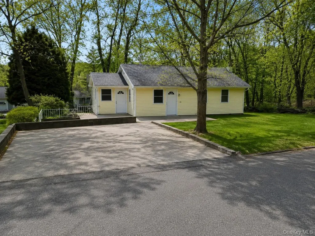 2 Poplar Trail Monroe NY 10950