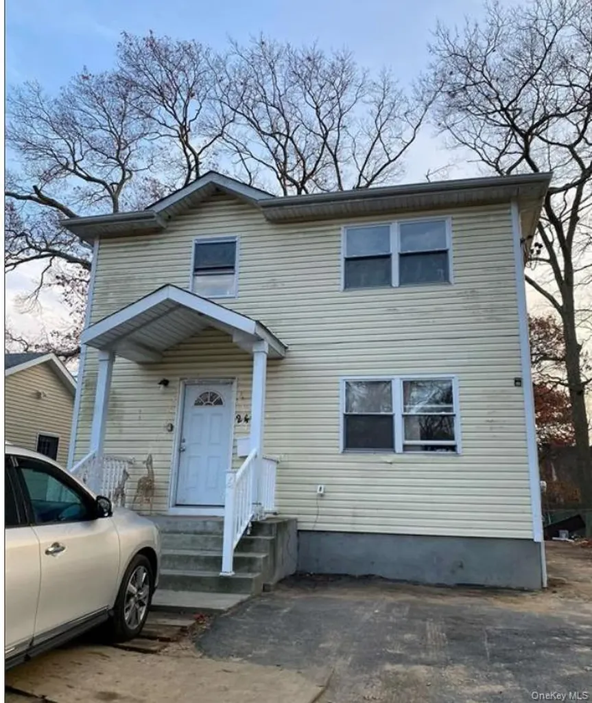 246 Parkway Boulevard Wyandanch NY 11798