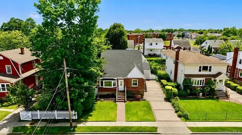 27 Alice Court East Rockaway NY 11518