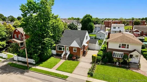 27 Alice Court East Rockaway NY 11518