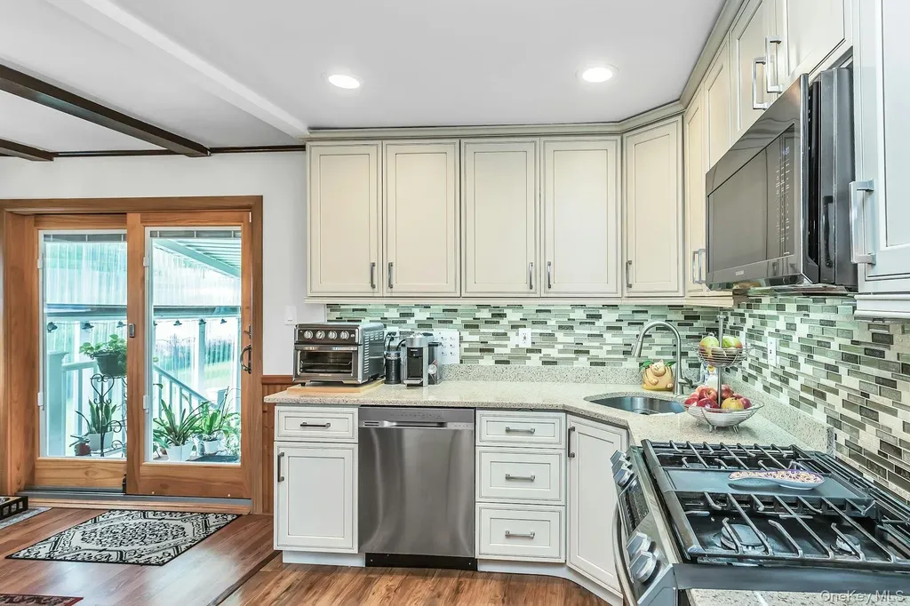 93 Gilroy Avenue Uniondale NY 11553