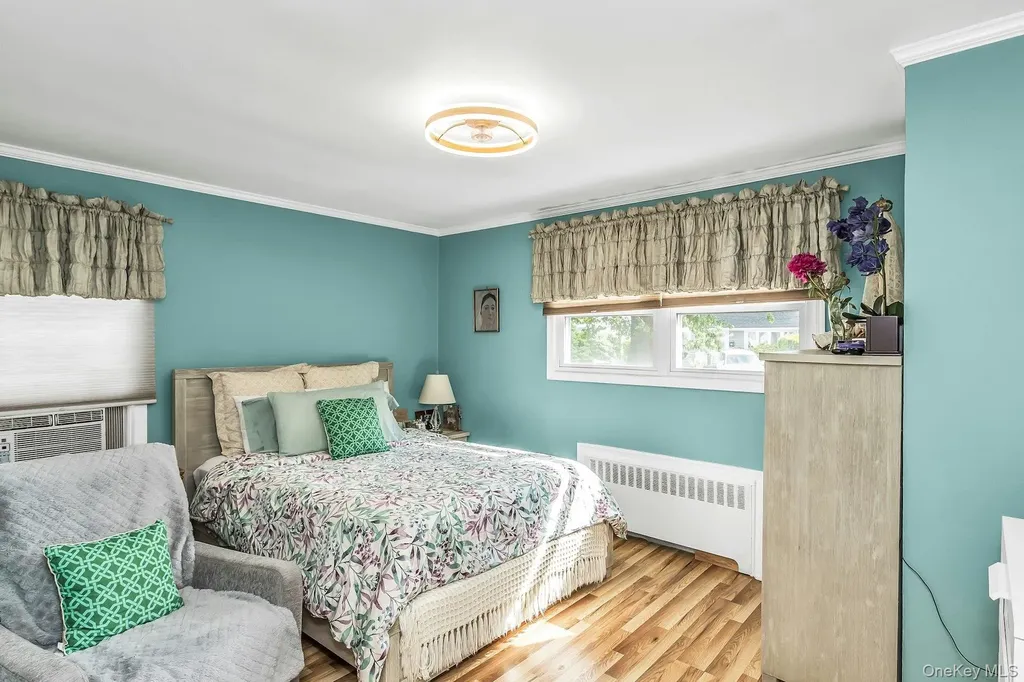 93 Gilroy Avenue Uniondale NY 11553
