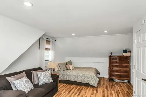 93 Gilroy Avenue Uniondale NY 11553