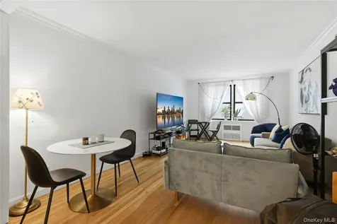 337 E 50th Street New York (Manhattan) NY 10022
