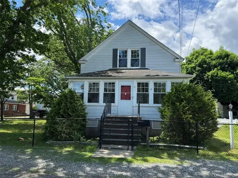 28 Sound Beach Avenue Bayville NY 11709