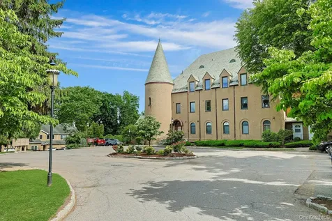 100 Chateau Lane Hawthorne NY 10532