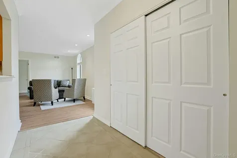 100 Chateau Lane Hawthorne NY 10532