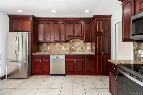 91 Heritage Hills Somers NY 10589