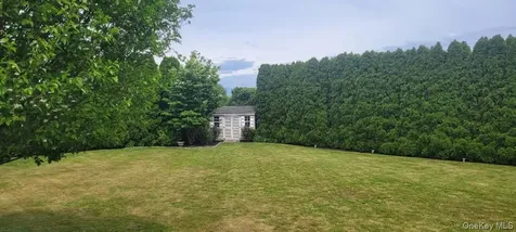 312 Riley Avenue Calverton NY 11933
