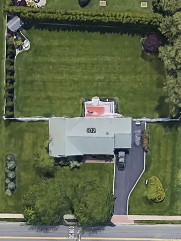 312 Riley Avenue Calverton NY 11933