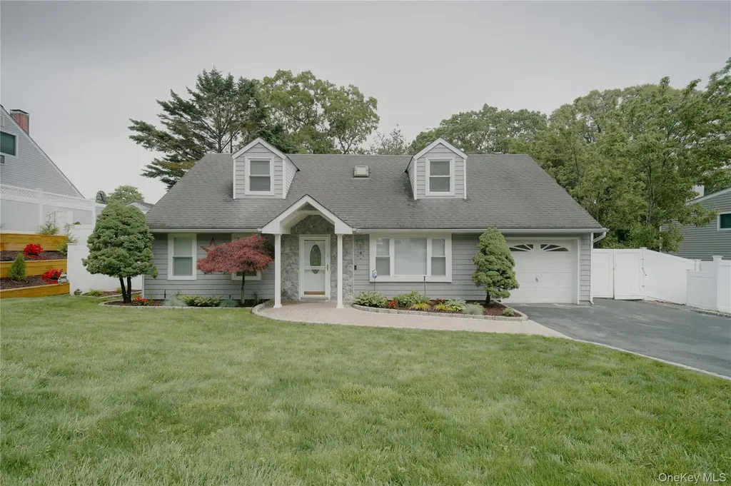 151 Rosemont Avenue Farmingville NY 11738