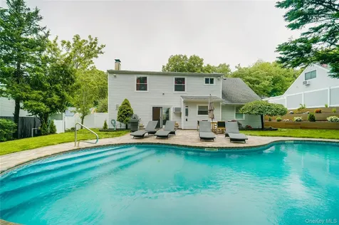 151 Rosemont Avenue Farmingville NY 11738