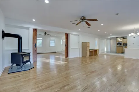 21 Mile Road Suffern NY 10901