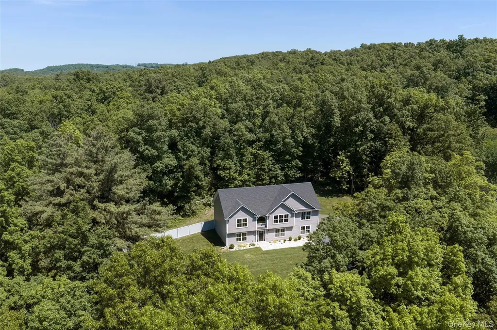 25 Maple Hill Ridge Red Hook NY 12571
