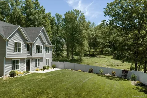 25 Maple Hill Ridge Red Hook NY 12571