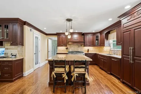 119 Plainview Road Woodbury NY 11797