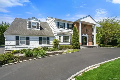 119 Plainview Road Woodbury NY 11797