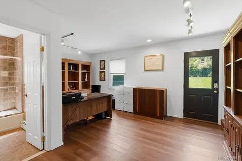 119 Plainview Road Woodbury NY 11797