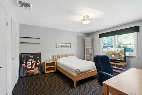 119 Plainview Road Woodbury NY 11797