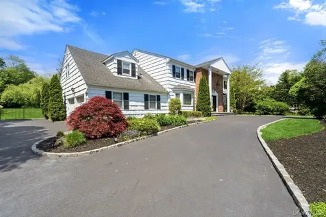 119 Plainview Road Woodbury NY 11797