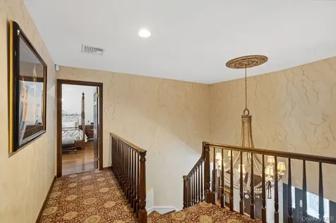 119 Plainview Road Woodbury NY 11797