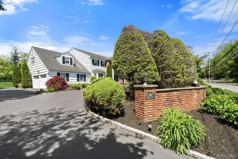 119 Plainview Road Woodbury NY 11797
