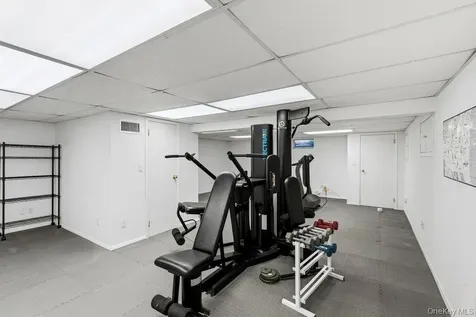119 Plainview Road Woodbury NY 11797