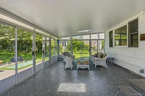 119 Plainview Road Woodbury NY 11797