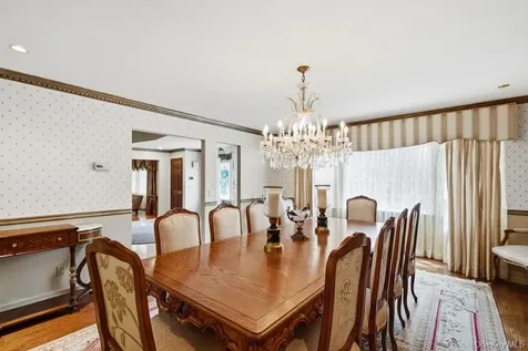 119 Plainview Road Woodbury NY 11797