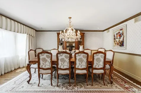 119 Plainview Road Woodbury NY 11797