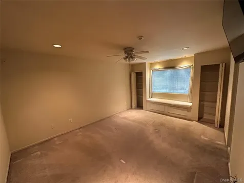 89 Rabbit Run Manorville NY 11949