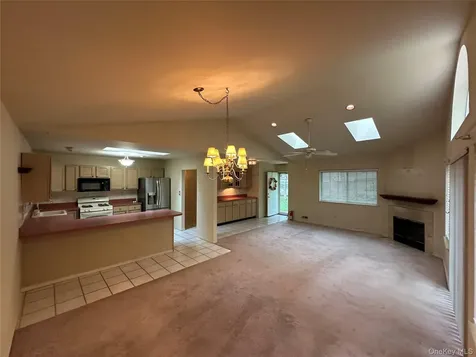 89 Rabbit Run Manorville NY 11949