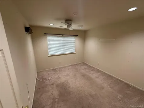 89 Rabbit Run Manorville NY 11949