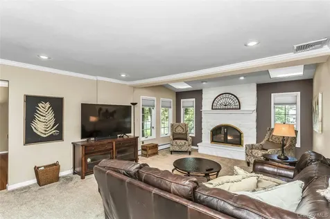 20 Lancia Drive East Norwich NY 11732